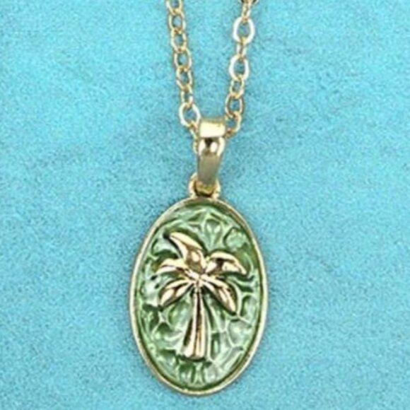 NO 3 Gold & Green Resin Seaside Palm Tree Medallion Necklace NWT - Picture 3 of 5